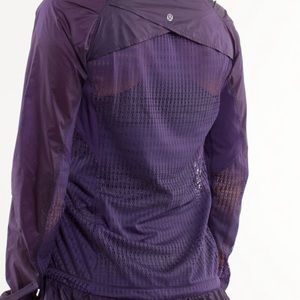 Lululemon Run: Wild jacket in Concord Grape
